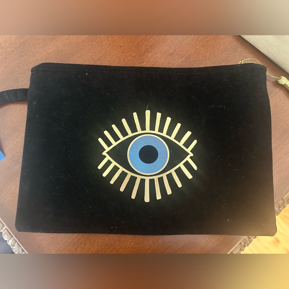 🆕 Evil Eye Velvety Pouch